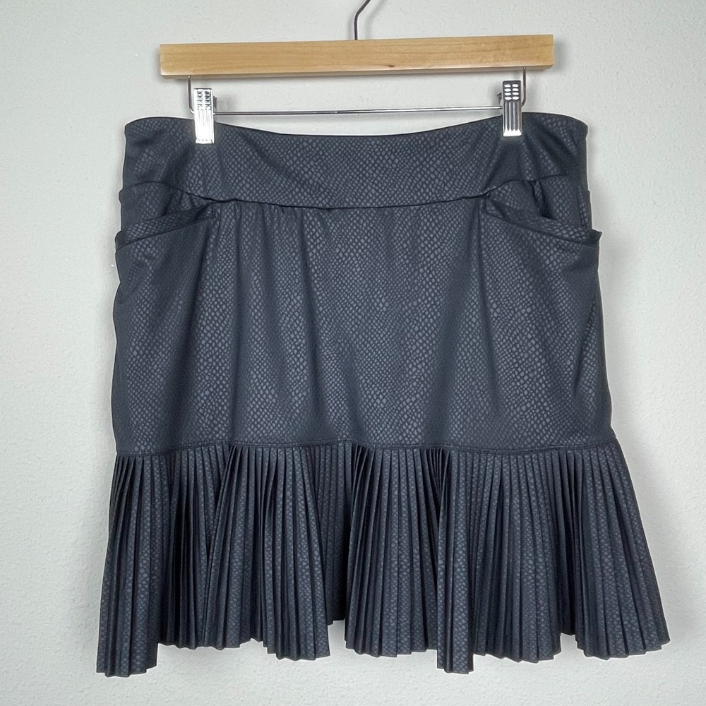Pleated Hem Women's Skort - Black